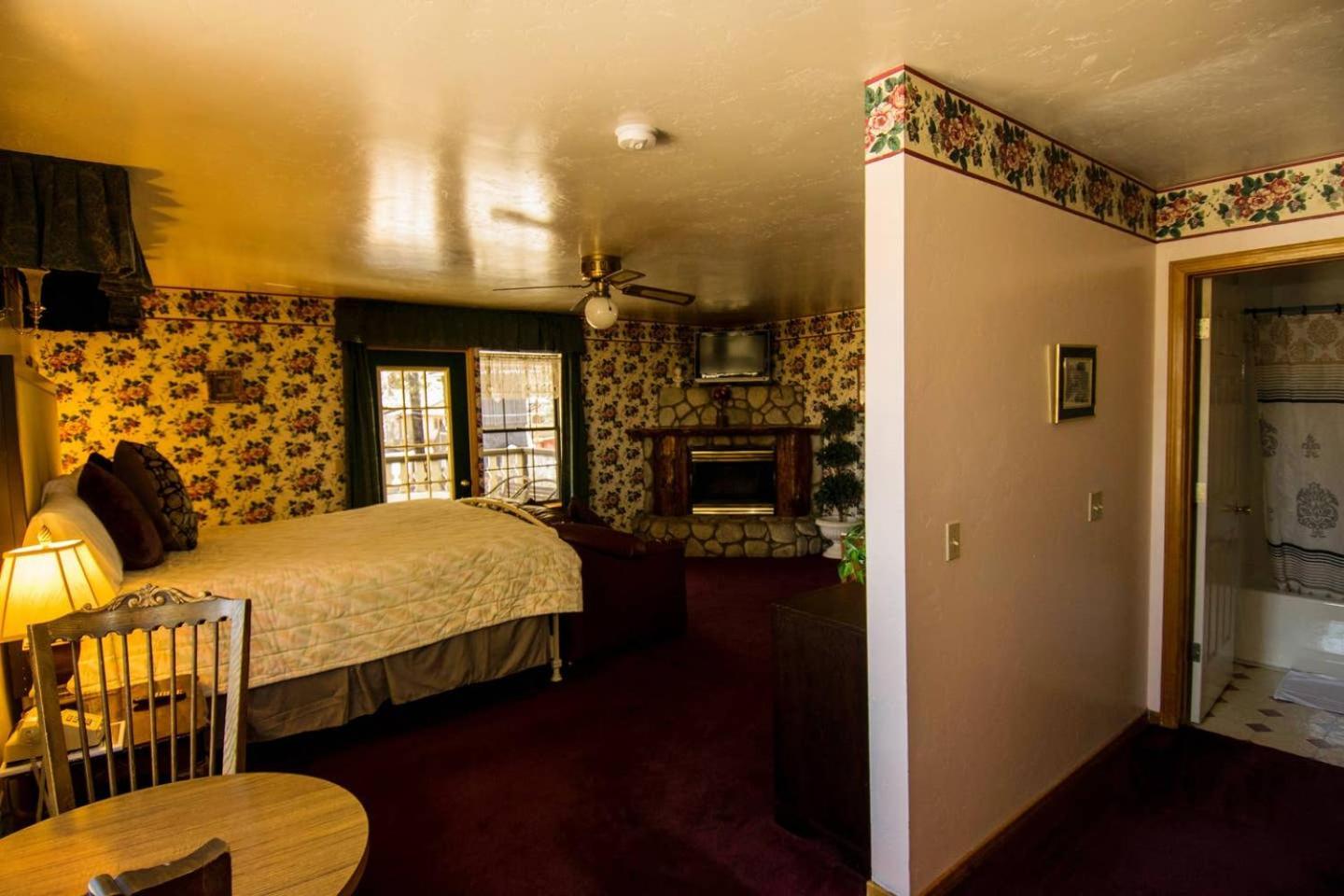 Black Forest Lodge Big Bear Lake Exterior photo