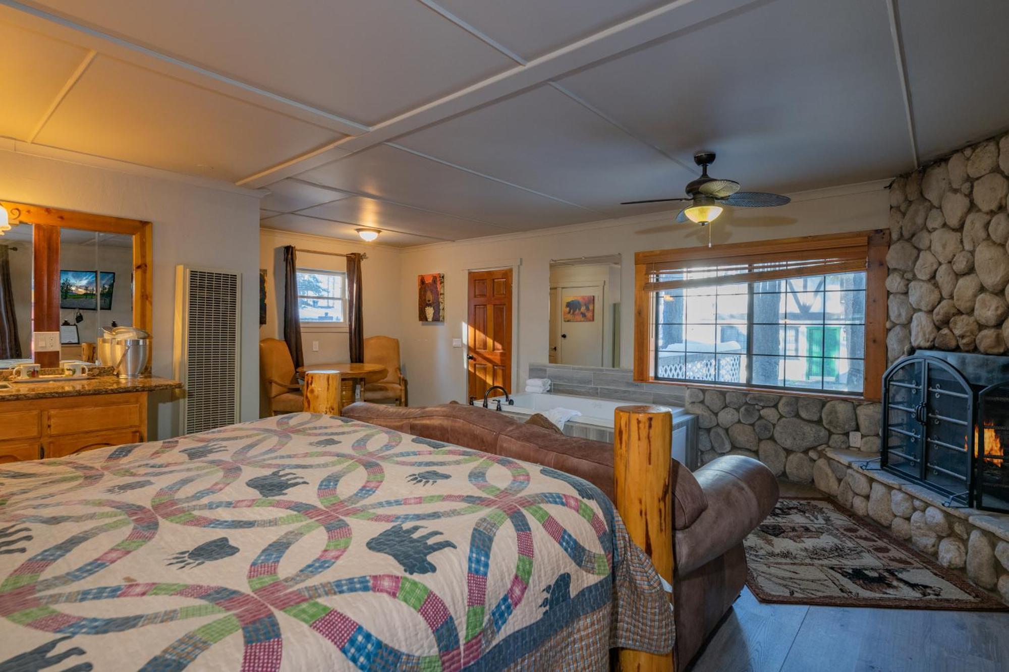 Black Forest Lodge Big Bear Lake Exterior photo