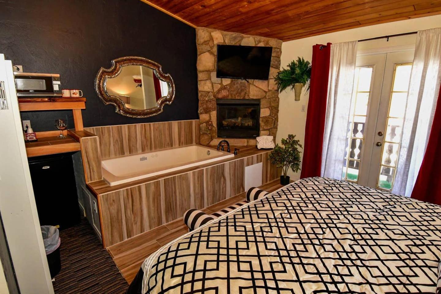 Black Forest Lodge Big Bear Lake Exterior photo