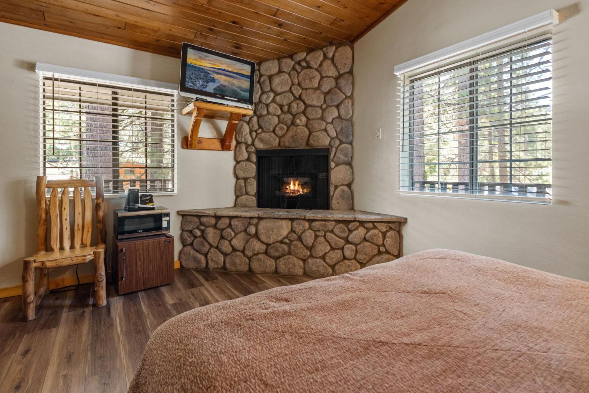 Black Forest Lodge Big Bear Lake Exterior photo